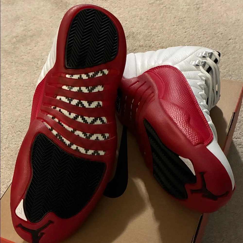 Jordan Retro 12 Cherry - Picture 4 of 5